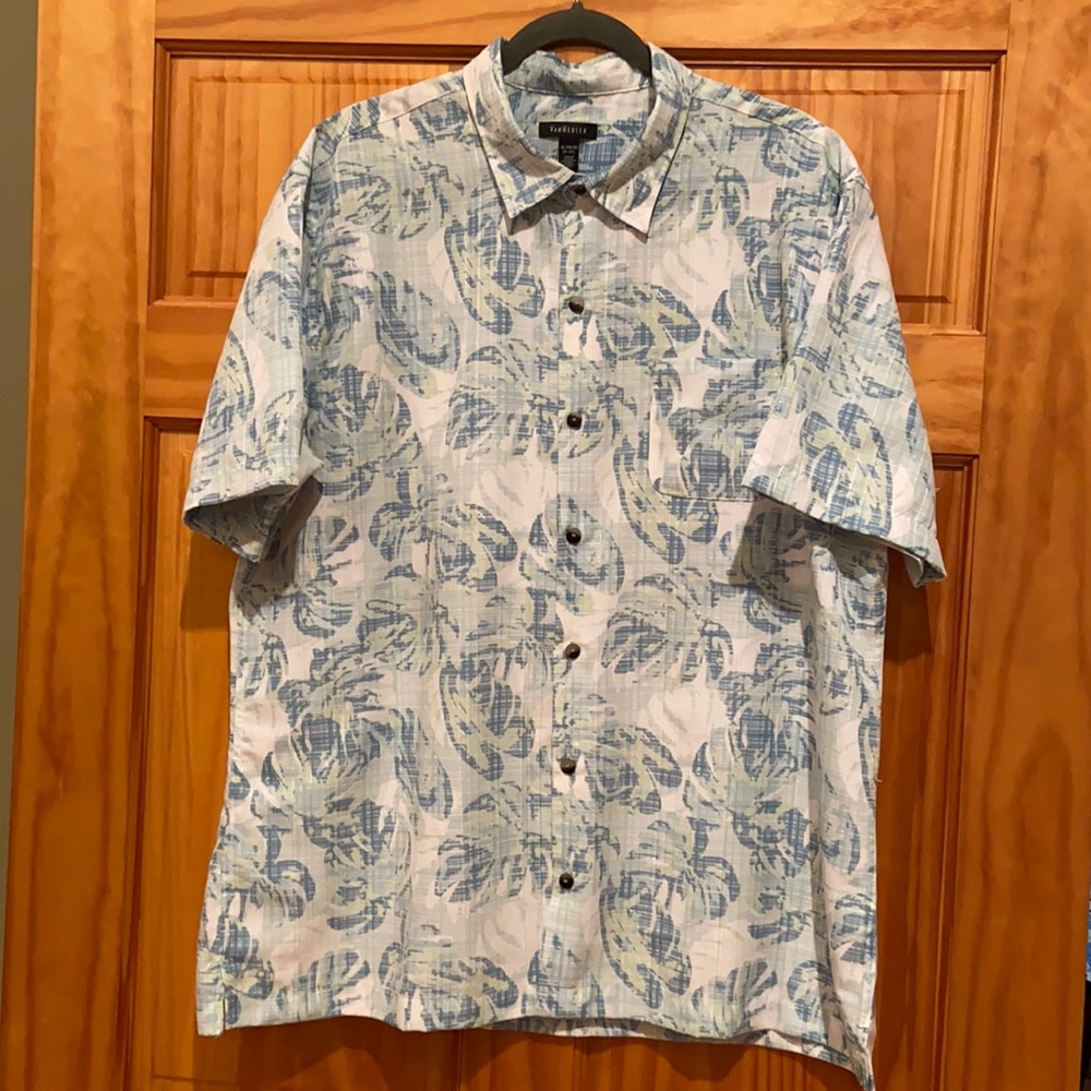 Men’s Hawaiian Shirt